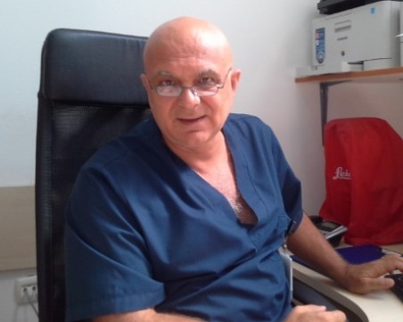 Доц. Атанасов: Намираме се във втори пик на COVID-19