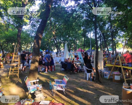 Хора и коли напълниха Младежкия, всички пазят дистанция