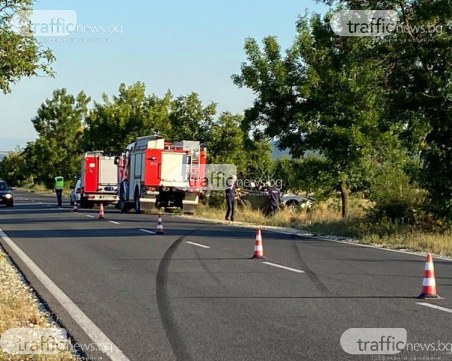 Мъж се блъсна в дърво край Пловдив и загина на място