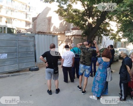 Собствениците на разрушената къща: Няма къде да отидем