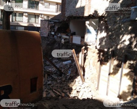Срути се къща в центъра на Пловдив заради нов строеж
