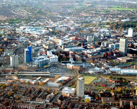 Английски град може да бъде под блокада заради ръста на COVID-19