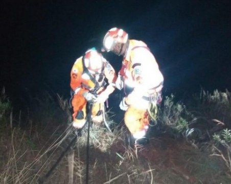Футболист падна в 200-метрова пропаст и оцеля