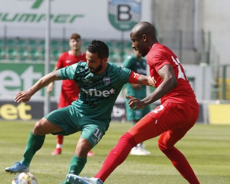 Разследват мач от efbet Лига заради обвинения в корупция