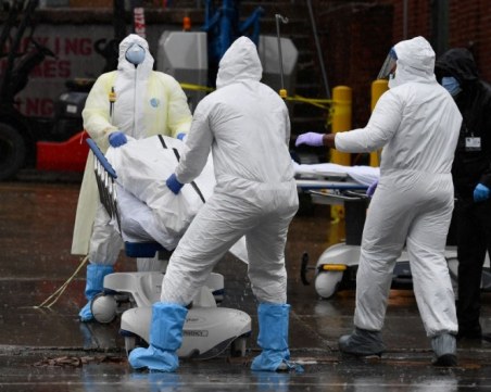 Заразата надхвърли 10 милиона души, над половин милион са починали