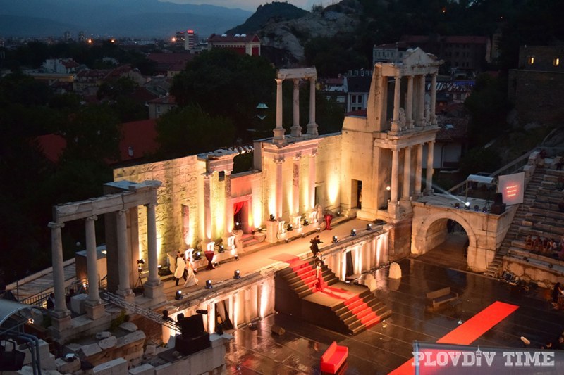 Четири поколения изпълнители, прославили България, гостуват на Античния театър в Пловдив