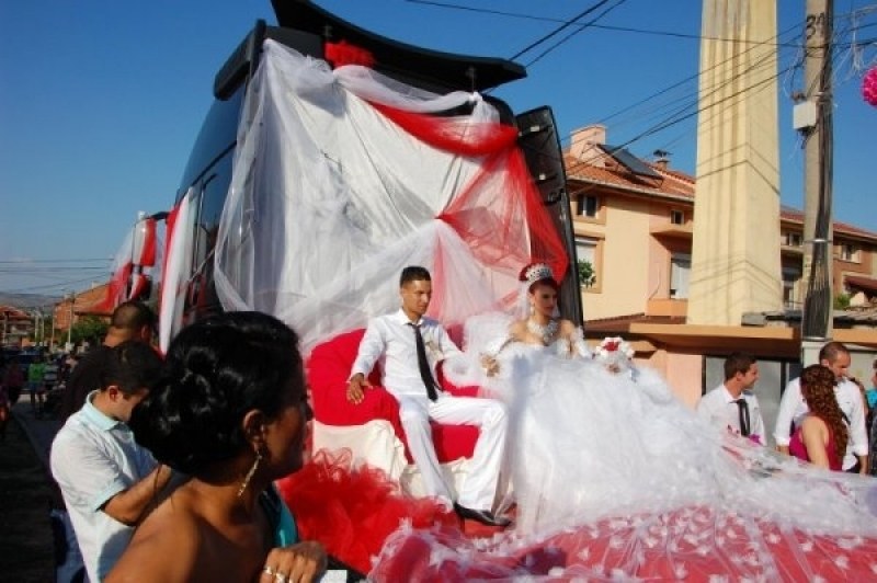 Отменят сватби и сюнети в Столипиново, по-малко гастарбайтери се прибират в Пловдив
