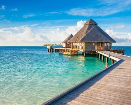 Малдивите отварят отново за туристи от 15 юли