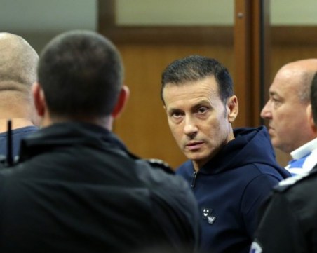 Отнемат имуществото на Миню Стайков и сина му за над 137 милиона