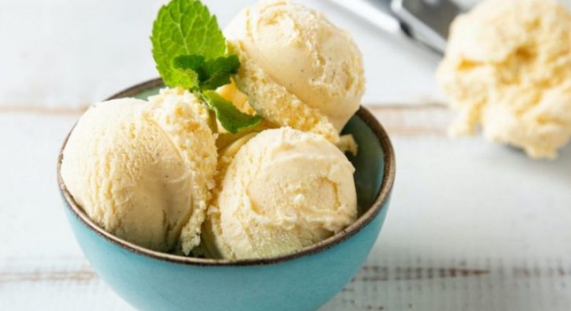 Лесна рецепта за домашен сладолед с аромат на ванилия