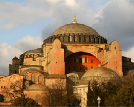 Отложиха решението за превръщането на черквата 