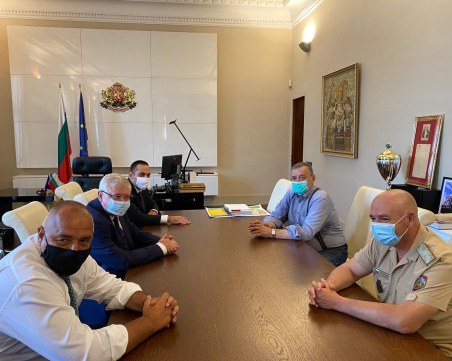Борисов на среща с щаба: Засилваме готовността на болниците за лечение на коронавирус