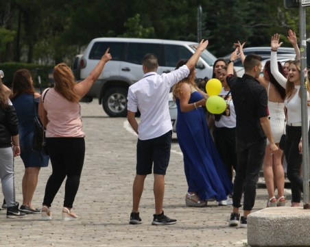 Расте броят на заразените абитуриенти и учители във Велико Търново