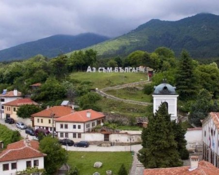 Сопот отбелязва 170-годишнината на Вазов тържествено, но без струпване на хора
