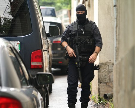 Трима приближени до Божков са арестувани, сред тях шефът на охраната му