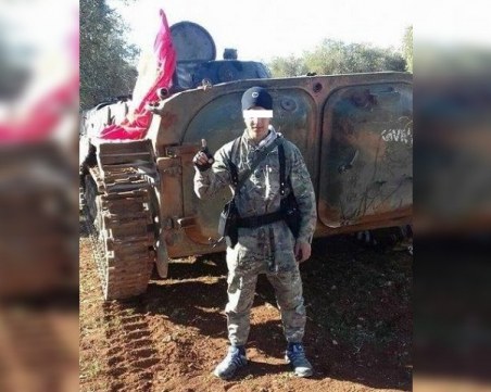 Майката на обвинения в тероризъм борец: Снимал се е заради приятелите си