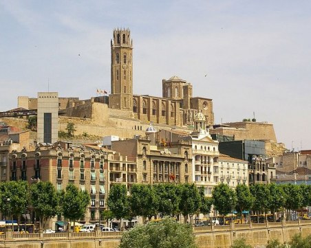 Над 400 000 под карантина в Каталуня заради скок на COVID-19