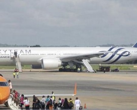 Още една авиокомпания уволнява хиляди служители