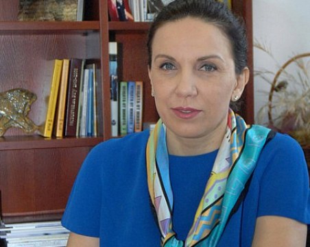 Антония Първанова: Изкарах тежко COVID-19, дъщеря ми 6 седмици бе с кашлица