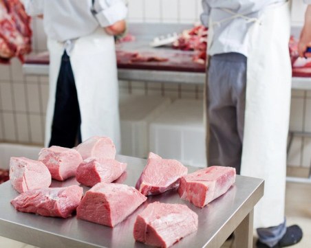 Три завода в Австрия пламнаха с коронавирус, затягат мерките в част от страната