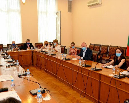 Облекчават режима за преминаване на камиони през границите