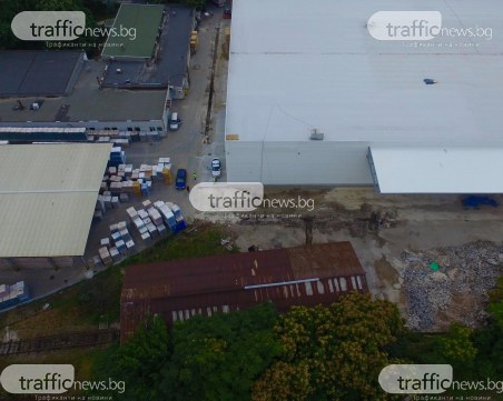 Полиция влезе в Стъкларския завод, където бе открит снаряд от Втората световна