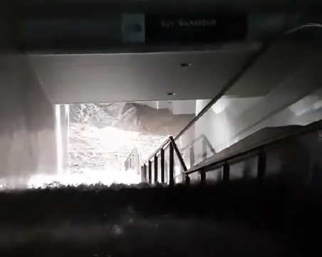 Река излезе от коритото си след потопа в София