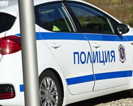 Кола с две деца се преобърна край Хисаря