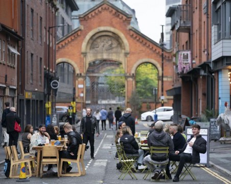 Англия бори кризата с 50% отстъпка в ресторанти и пъбове – правителството плаща другата половина