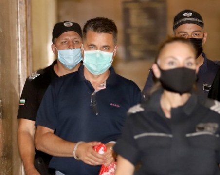 Колеги на задържания прокурор хулиган искат да го върнат в ареста