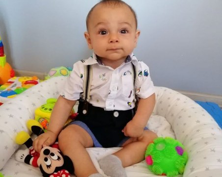 Малкият Филип от Карлово се нуждае от операция, турски лекари дават 100% гаранция за успех