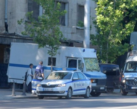 Мъжът, удушил съпругата си в Сливен, остава в ареста