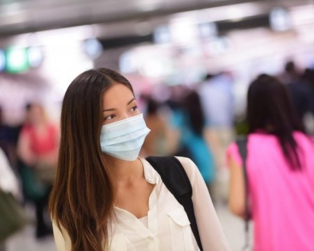 В Гърция свалят маските на закрито