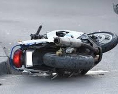 Пияно момиче се потроши с мотор край Пловдив