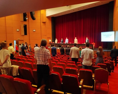 Пловдивските съветници си вдигнаха двойно заплатите, разделят си още по 500 хил. лева годишно