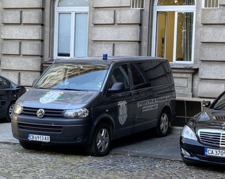 Спецпрокуратурата влезе в президентството