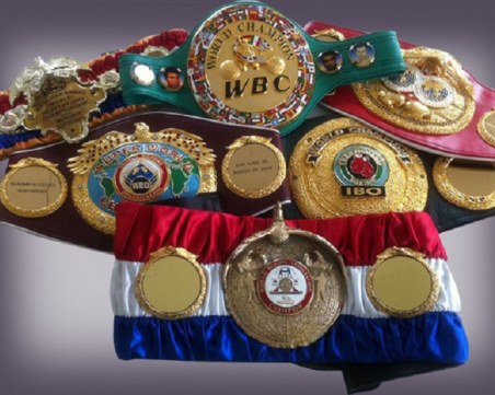 Финална осмица с Кобрата за обединяване на титлите в бокса