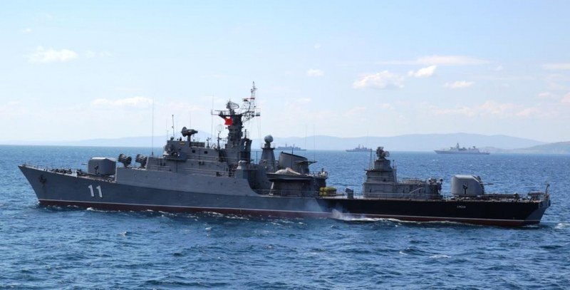 Каракачанов: Флотът няма да охранява акватория, част от някакви паркове