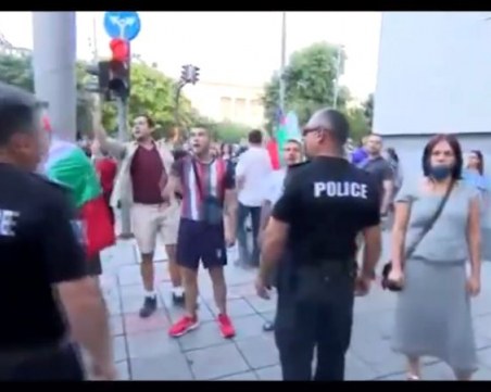 Иван Гешев: Прокуратурата застава зад МВР срещу платените агитки на Черепа