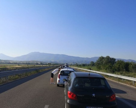 Пак километрични опашки на 