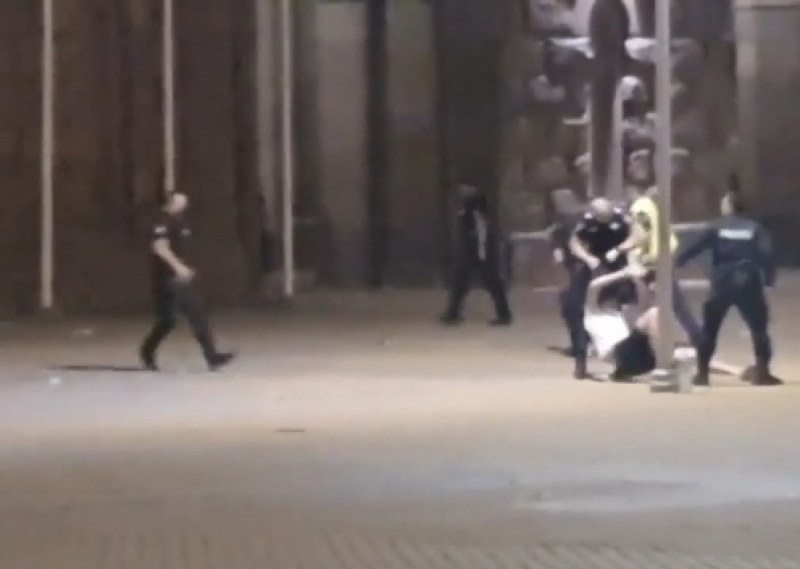 Битият студент от полицията бе настанен в Пирогов, под охрана е