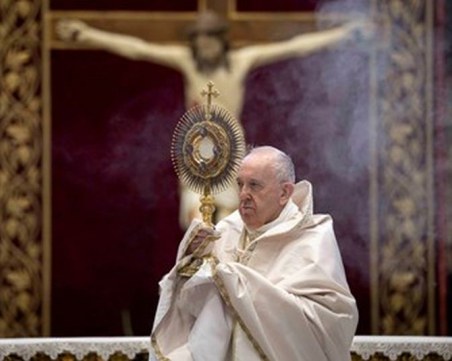 Папата натъжен от решението 