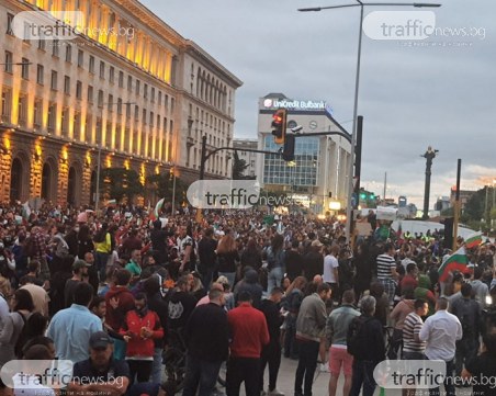 Протестиращи блокираха Орлов мост