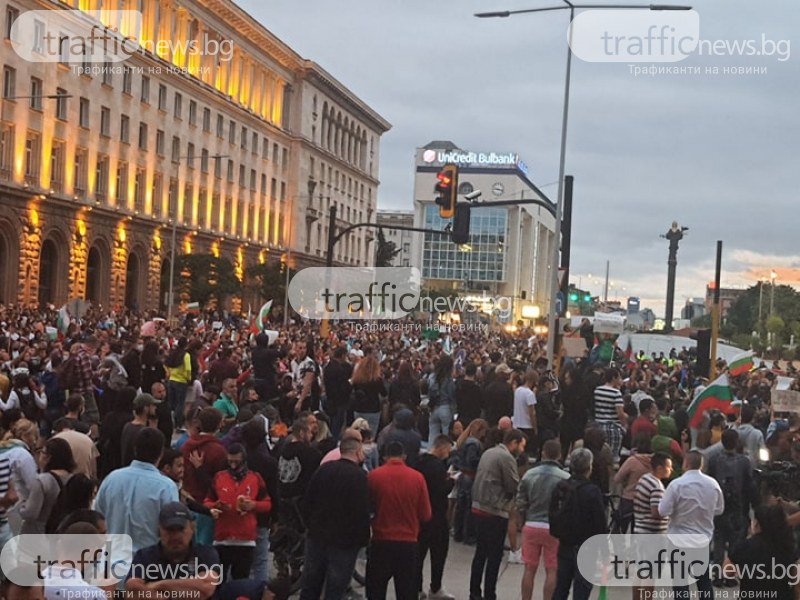Протестиращи блокираха Орлов мост