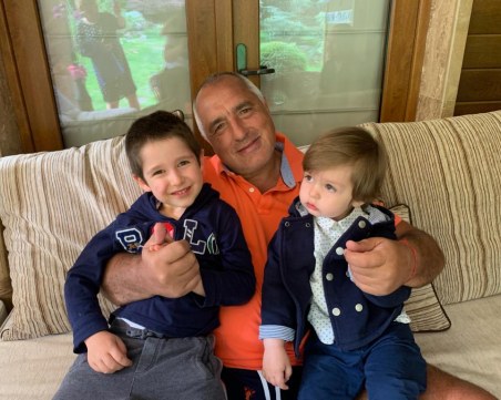 Бойко Борисов празнува рожден ден с внука си