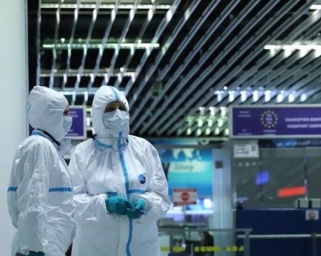 Заради скока на заразените с COVID-19: Редица държави налагат карантина на българите