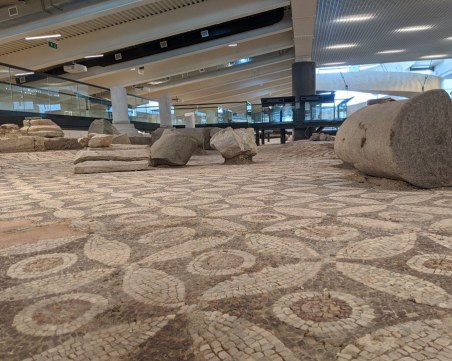 Древният Филипопол от бронз краси Епископската базилика