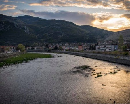 Кметът на Кричим разговаря с екоминистъра за река Въча