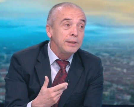 Лекар сезира Етичната комисия заради Мангъров