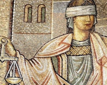 Съюзът на съдиите призова колегите си да не застават срещу гражданите